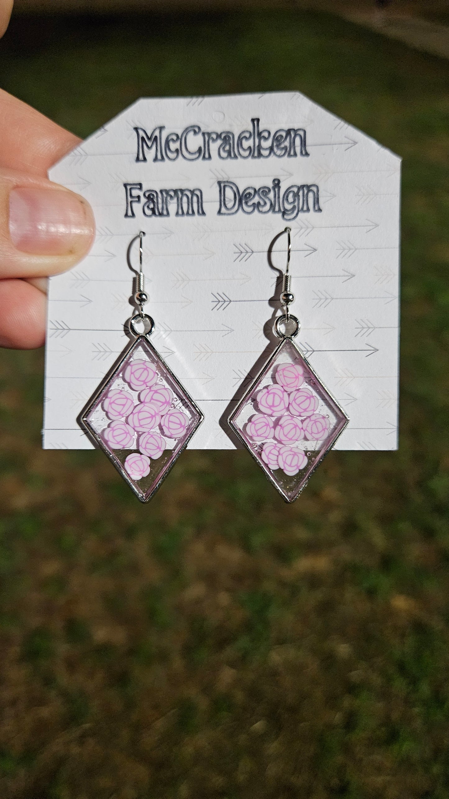 Rose confetti in resin