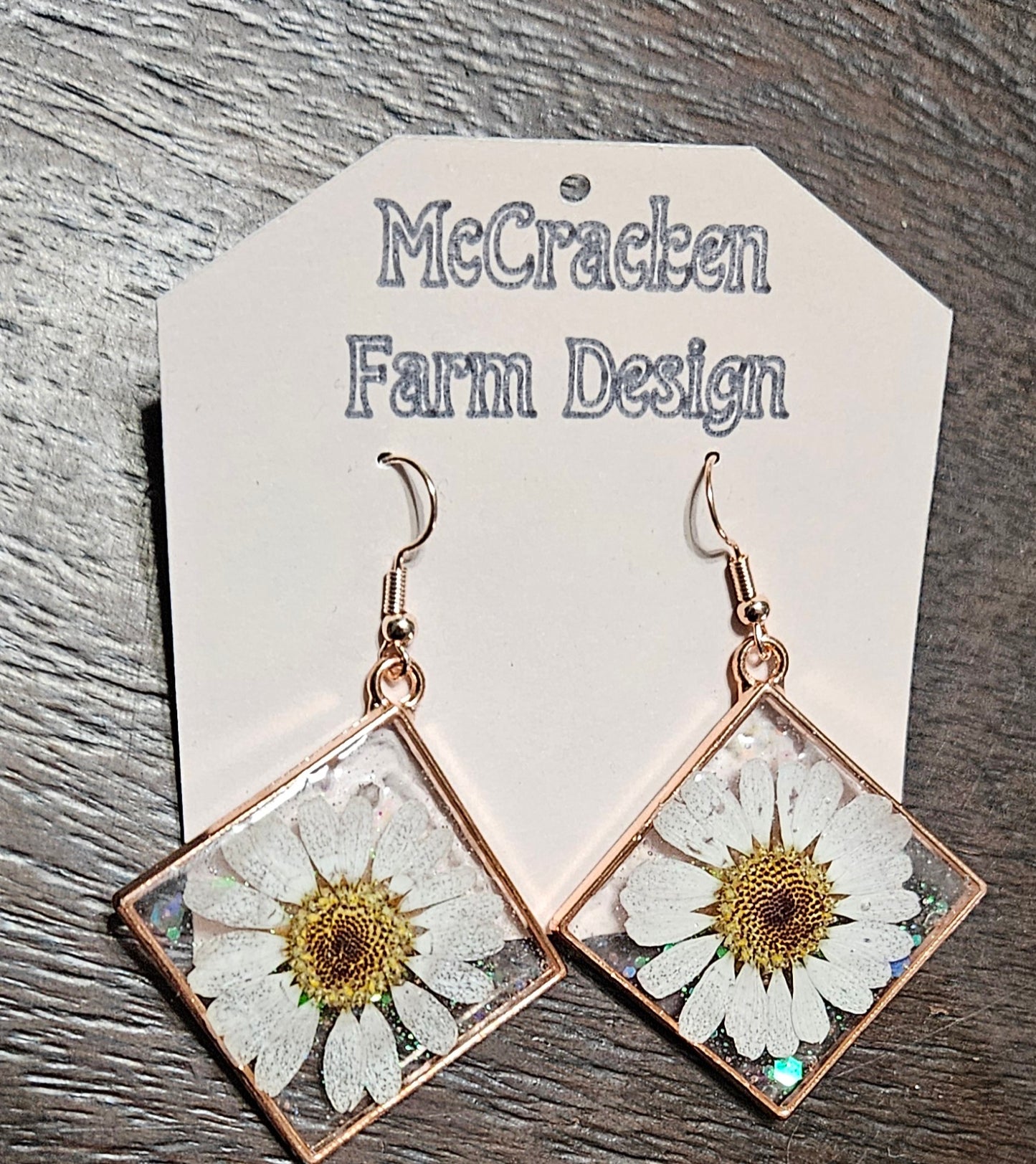 Daisies in rose golden frames