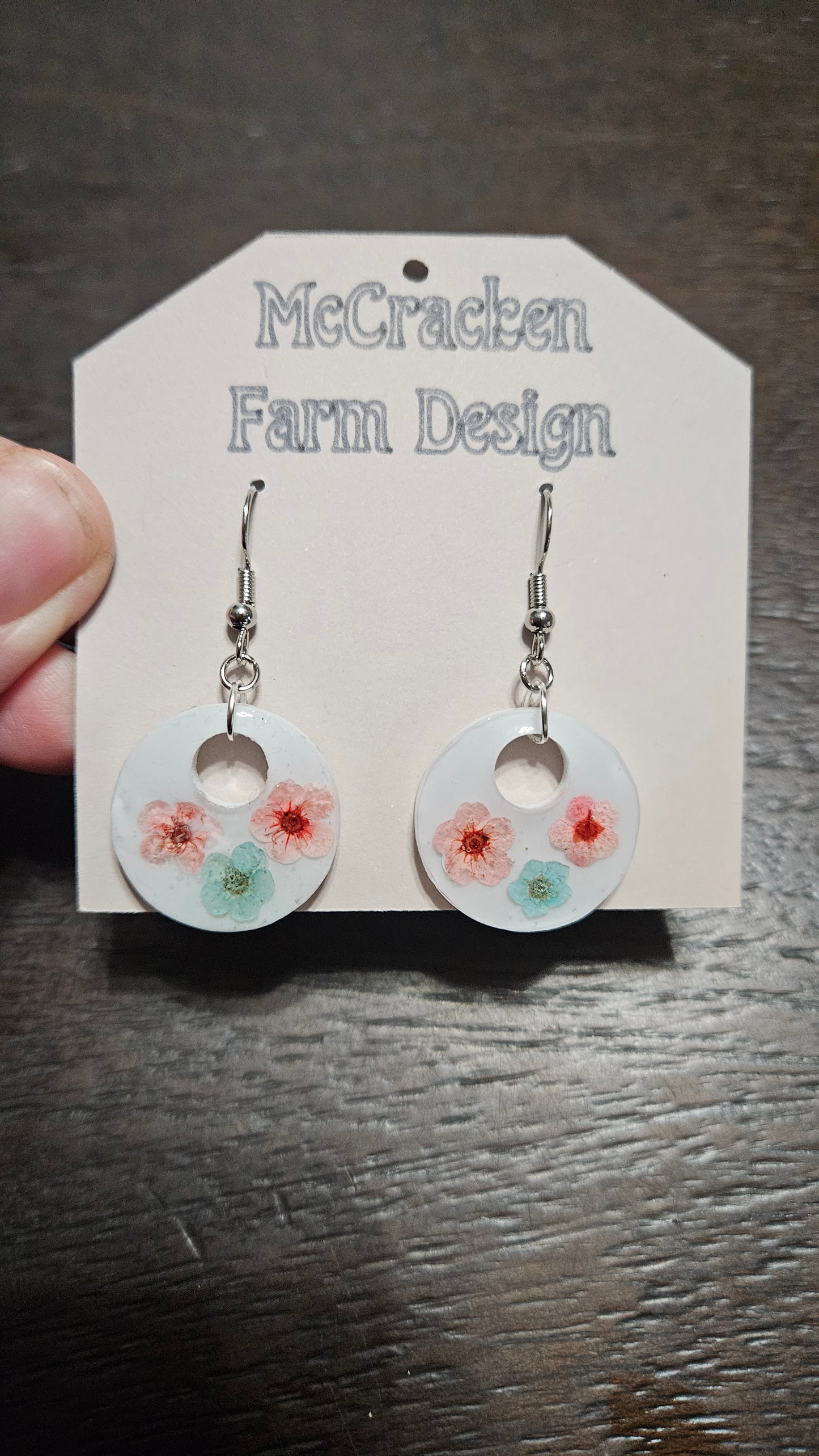 White Resin circle flowers