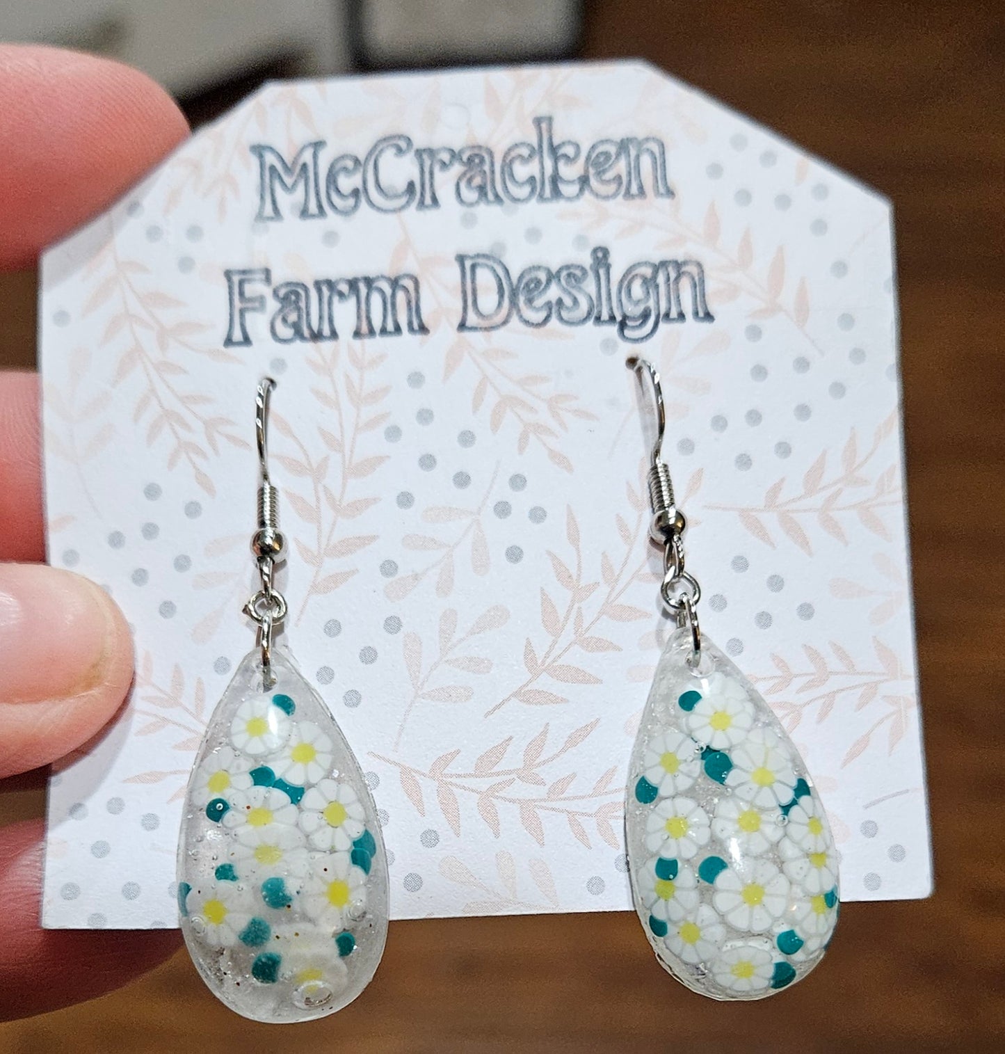 Daisy resin earrings