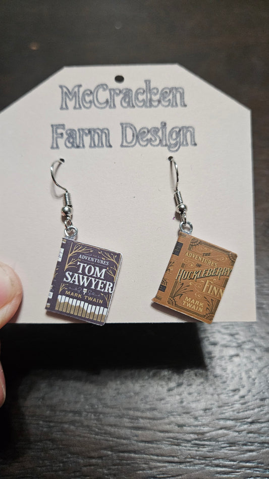 Mini book earrings: Mark Twain